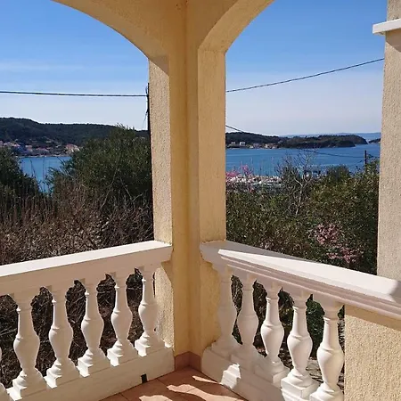 Oliva Rab Town